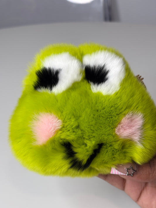fluffy frog 🍵⋆｡°🍡 ࿔*: